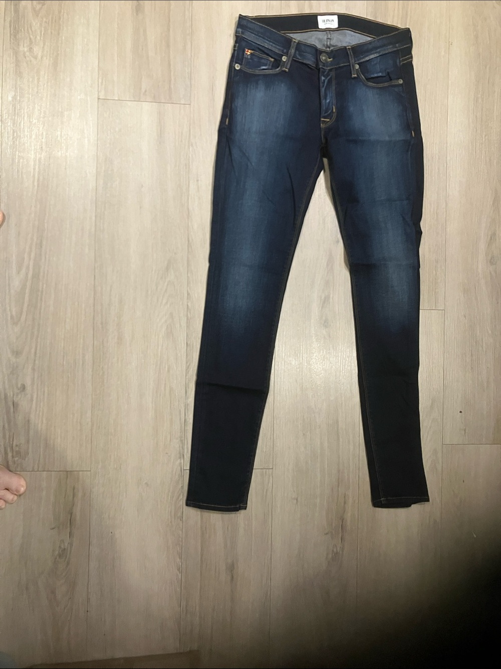 Hudson low rise skinny jean size 27